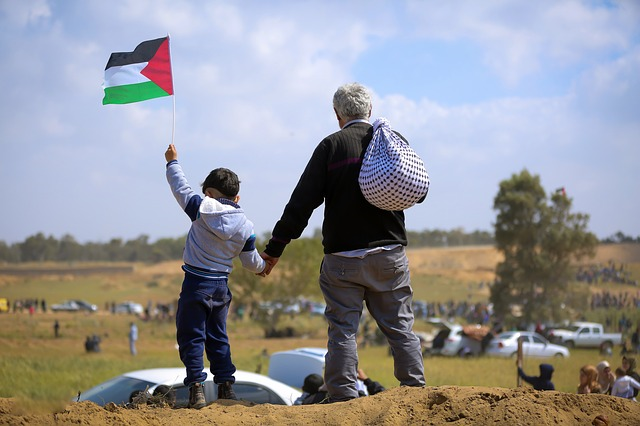 The Status of Palestinian Refugees in International and EU Law: A Very Brief Overview